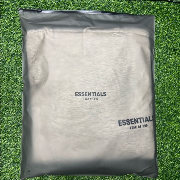 ✨Fear of God Essentials SS22 Light Oatmeal Hoodie✨ - Picture 5 of 5